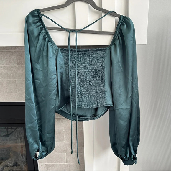 NWT Dynamite front ruched satin blouse| size  small - Picture 4 of 4